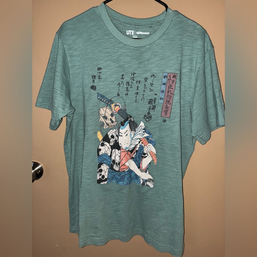 Uniqlo UT Japanese Samurai Graphic T-Shirt MFA Boston Art Tee